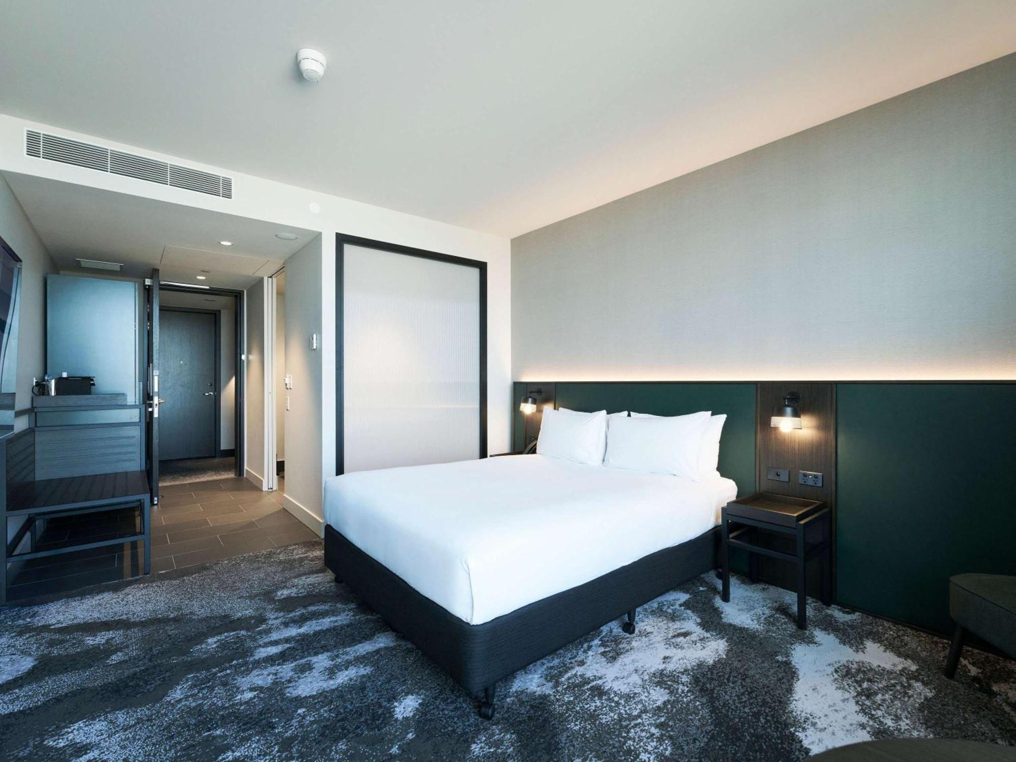 Novotel Melbourne Airport Экстерьер фото