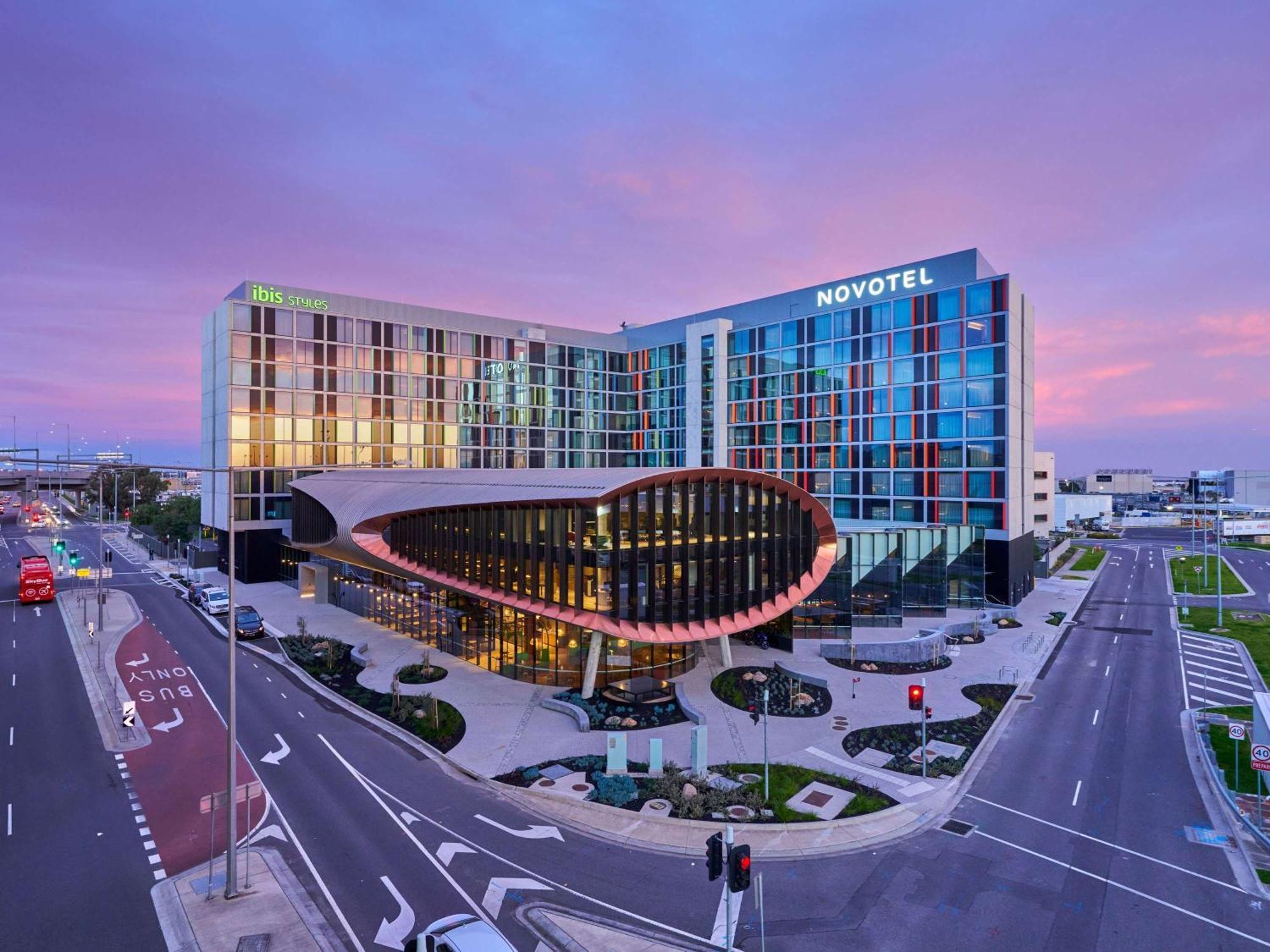 Novotel Melbourne Airport Экстерьер фото
